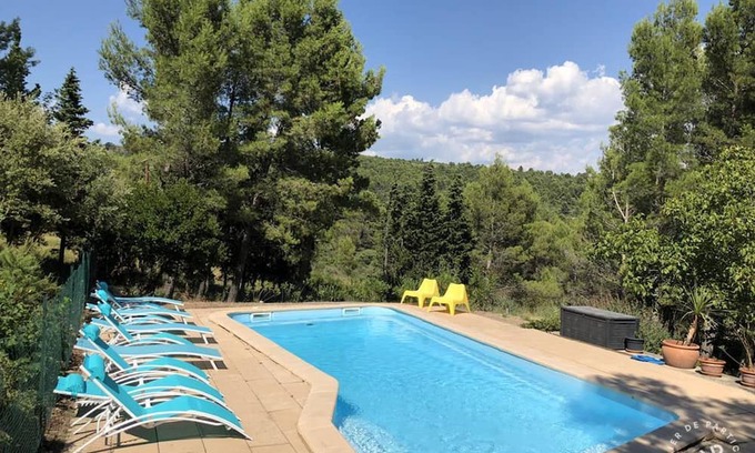 Siran Chalet De Esquí | Chalet in a peaceful setting with a pool