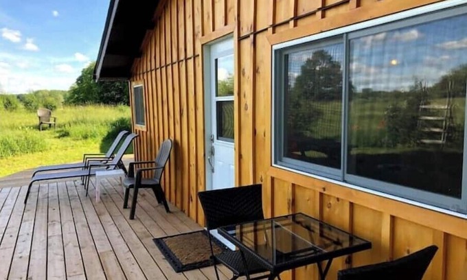 Grey Highlands Chalet De Esquí | Private 5 Acre Chalet with Bunkie & Sauna - Rated 4.9 with 100 Reviews on Airb&b