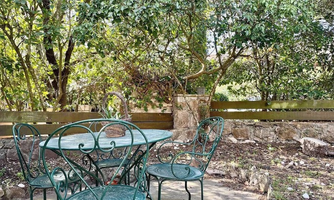 La Turbie Cabaña | This cottage is a 3 bedroom(s), 1.5 bathrooms, located in La Turbie, Provence-Alpes-Côte d'Azur.
