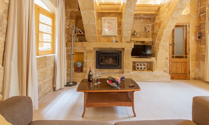 San Lawrenz Villa | Gozitan Farmhouse with Pool - PP 4