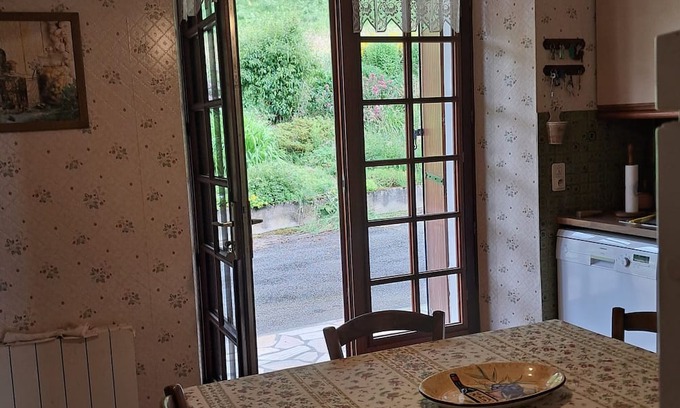 Attignat-Oncin Casa | Magnificent country house in a quiet, green setting