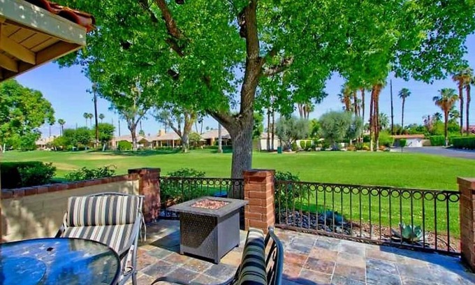 Palm Desert Villa | Lovely Villa on Golf Course in Beautiful Gated County Club