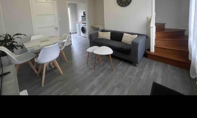 Le Creusot Casa | Maisonnette T3 duplex 4 pers + baby. Fully equipped, comfort assured.