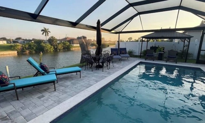 Fort Myers Cabina | Amanecer en la Piscina