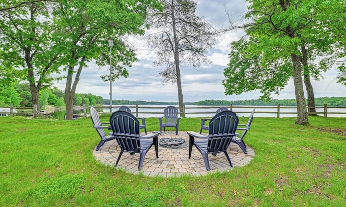 Merrillan Casa | Wisconsin Home w/Dock on Lake Arbutus!