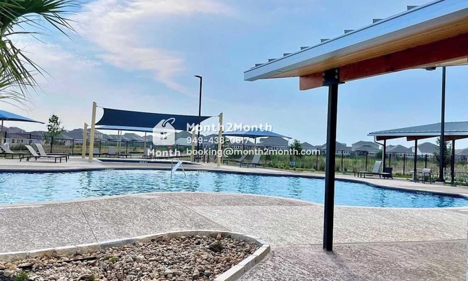 Hutto Casa | Canley Loop on Canley Lp #42147