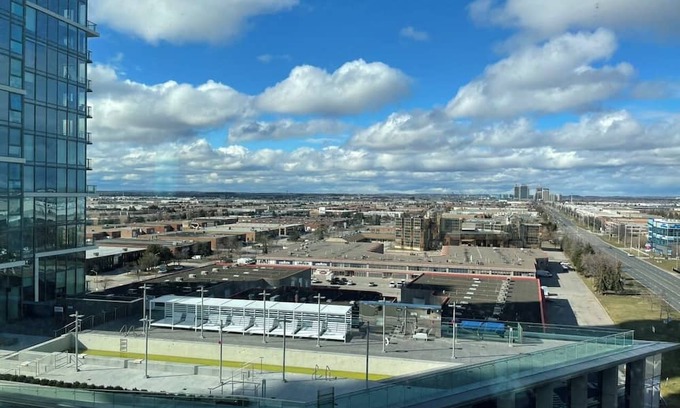 Vaughan Apartamento | Wonderland apartment in Vaughan