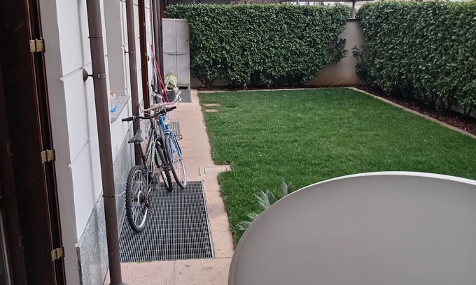 Lissone Apartamento | Grazioso appartamento con giardino privato