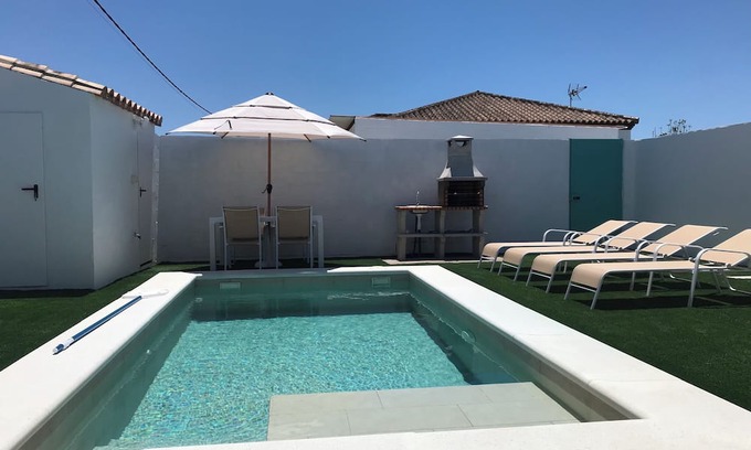 Los Franceses-la Vega Chalet De Esquí | Casa en un Entorno Rural, Piscina ,barbacoa ,wifi ,aire Acondicionado y Parking