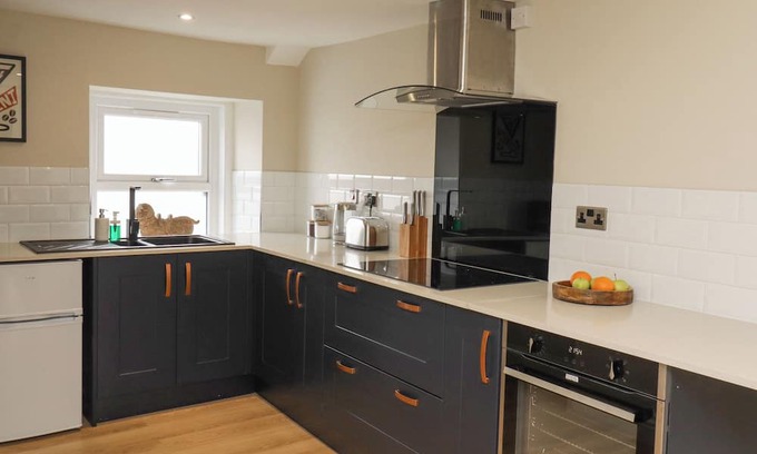 Wark Cabaña | HADRIAN SUITE, family friendly, with a garden in Wark