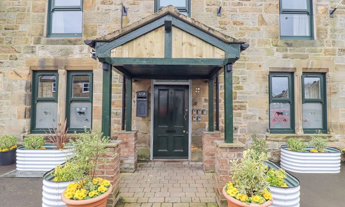 Wark Cabaña | CARRAWBURGH SUITE, pet friendly, with open fire in Wark