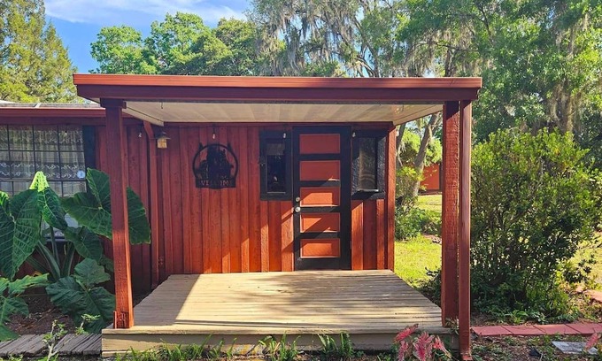 Highlands Otro | Charming and cozy Rustic farmhouse . Centrally located !