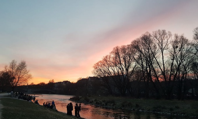 Untere Au Apartamento | City Vibes & Riverside Retreat: Best of Both Worlds in Central Munich!