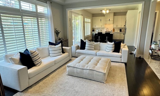 Stoney Creek Casa | Executive Lakeview Home