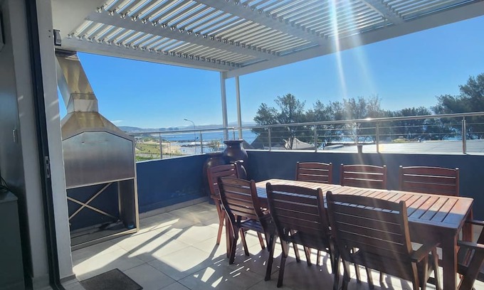 Mossel Bay Casa | 85th On Wigget, Apartment unit 10 with private plunge pool and seaview