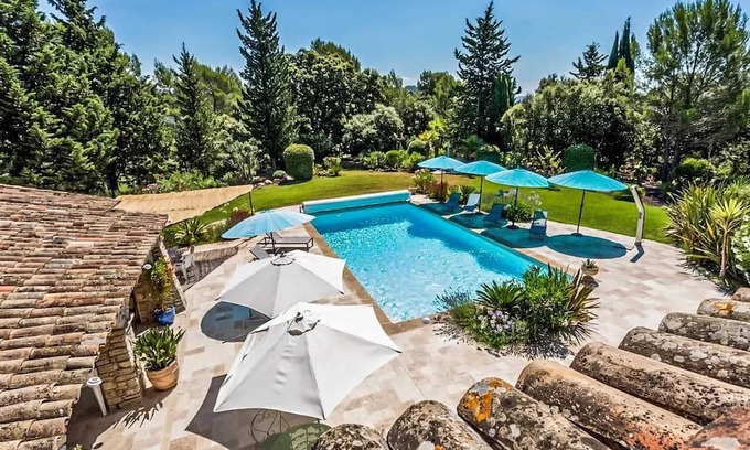 Taradeau Casa | Homerez - Spacious House in Taradeau with Shared Pool