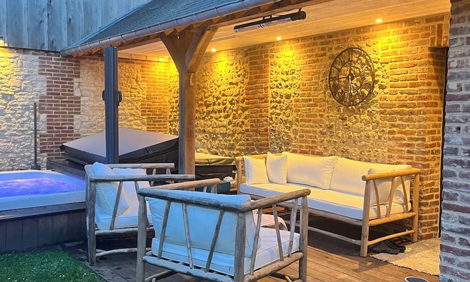 Pont-l'Eveque Apartamento | Vrbo Property