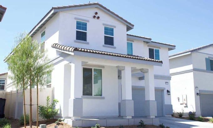 Moreno Valley Casa | Spacious 5B｜Gated Community｜ Perfect For Vacation&WFH&Insurance&Renovation#41535