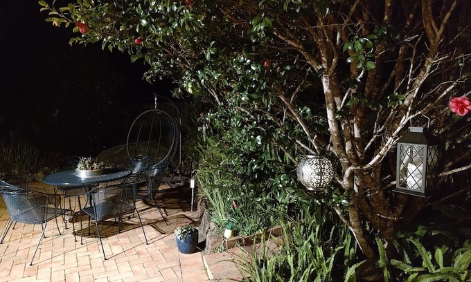 Tuross Head Apartamento | Blossom Garden Studio is situated near beautiful beaches of Tuross Head