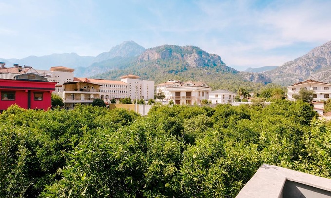 Goynuk Apartamento | Nature View Flat w Terrace 5 min to Beach in Kemer