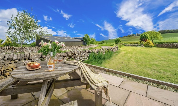 Belford Cabaña | Rosemary Cottage - a cottage that sleeps 8 guests in 4 bedrooms