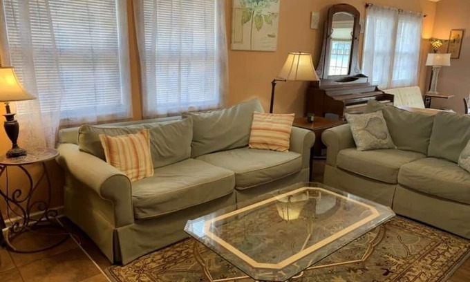 Ocean Pines Cabaña | Admirals Cottage - Quiet Clean Cozy Pet Friendly w large fenced yard