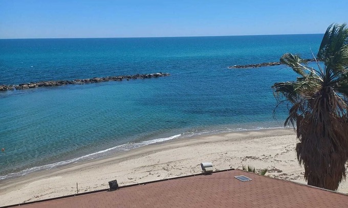 Torre Melissa Apartamento | Homerez - 80m² Apartment in Torre Melissa with Garden