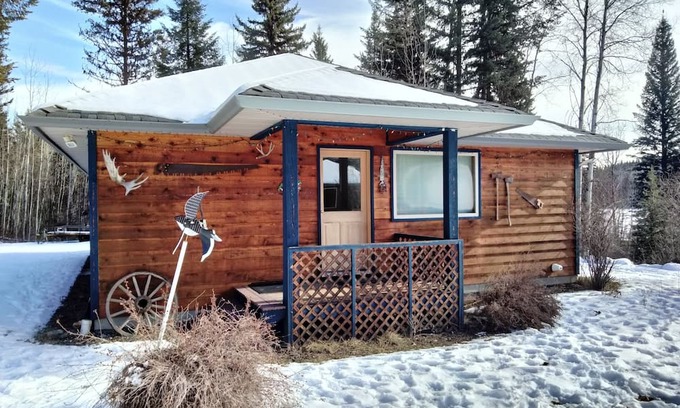 Eagle Creek Casa | Eagle Point Cabin at Ruth Lake Pet Friendly