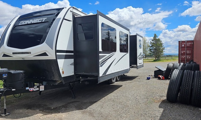 St. Anthony Alquiler De RV | Where your western adventure begins!