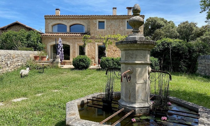 Jouques Casa | Maison de Campagne Spacieuse et Calme Avec Piscine