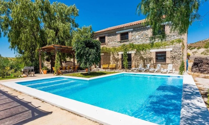 Oria Casa | Homerez - Spacious House with Pool in Oria