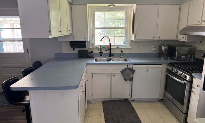 Great Bridge East Casa | Cozy 2-bedroom house with all amenities in Chesapeake, Va.