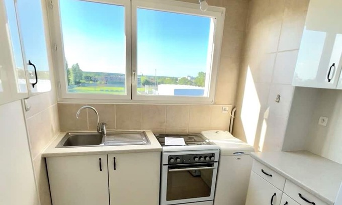 Chatou Apartamento | Vrbo Property