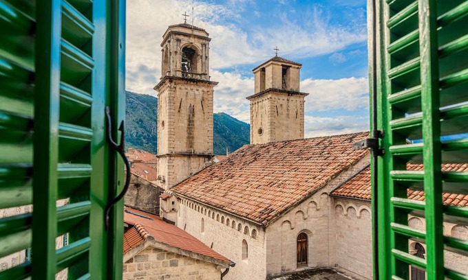 Kotor Old Town Apartamento | 3 Bedroom Duplex Apartment with Magnificent View over St Tripun Cathedral