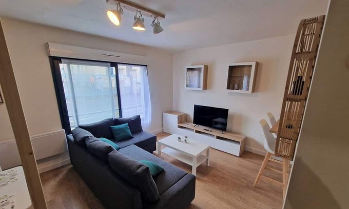 Centre Ville Apartamento | Modern apartment - free, private and secure parking