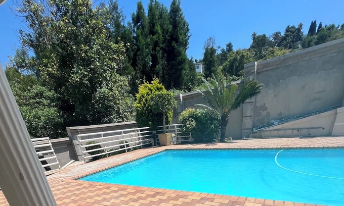 Mbabane Cama Y Desayuno | The Silver Gates Bed and Breakfast