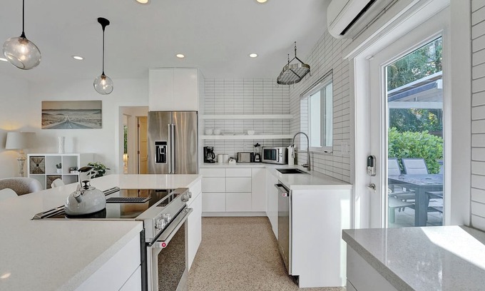 River Oaks Casa | Luxe 4BR Home with Heated Salt-Water Pool, BBQ Haven & Game Room