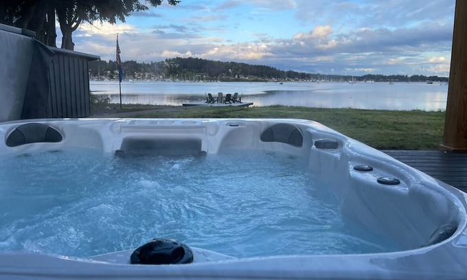 Poulsbo Casa | Palm Springs of Poulsbo