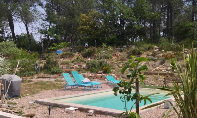Rocbaron Apartamento | Joli Studio Avec Piscine Plein de Charme en Provence Verte !