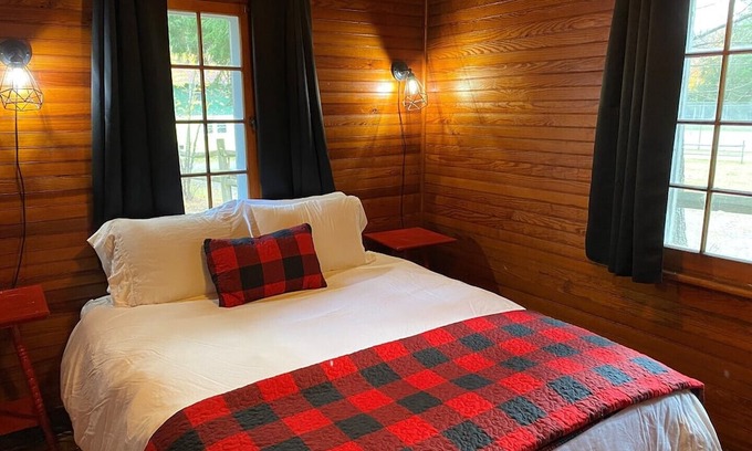 Inlet Cabina | Birches - Twin Pines