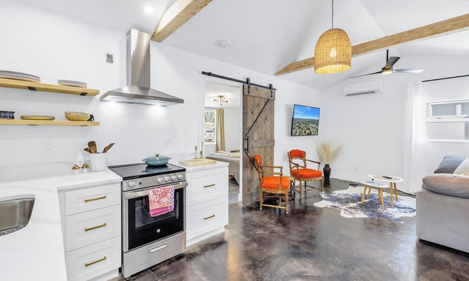 St. Petersburg - Clearwater Cabaña | The Kindness Cottage