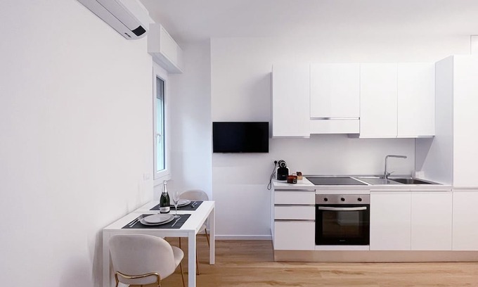 Precotto Apartamento | Apartment 'Led House Luxury' with Wi-Fi and Air Conditioning
