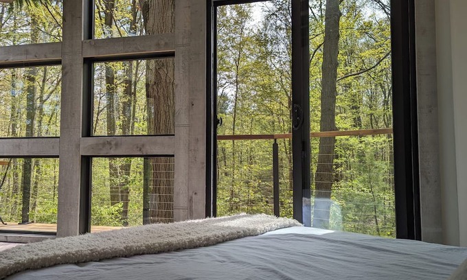 West Lincoln Cabina | Modern Cabin in the Woods