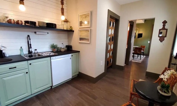 Lebanon Casa | Charming historic duplex within walking distance of quaint downtown attractions
