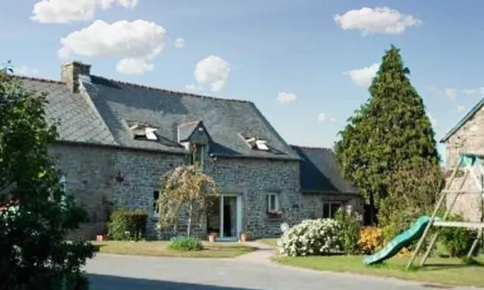 Le Mene Casa | Homerez - Big house for 15 ppl. with terrace at Le Mené