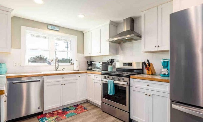Carteret County Casa | Water View w/ 2 Bedrooms and Large Porch