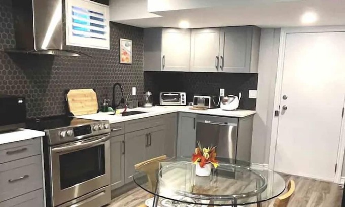 Halton Regional Municipality Casa | Cozy King Bed Entire Suite, middle of Niagara and Toronto, nature surrounded
