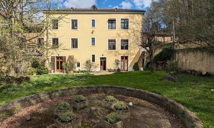 Fontaines-sur-Saone Apartamento | Appartement Familial à Fontaines Saint-martin, le Calme à Proximité de la Ville