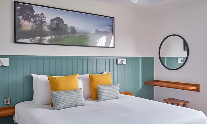 Chittlehamholt Cabina | Discover the epitome of relaxation in the Valley View 3 Bed Lodge, where panoramic views and modern