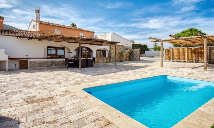 Benissa Chalet De Esquí | Chalet 'Casa Stone' with Mountain View, Private Pool and Wi-Fi